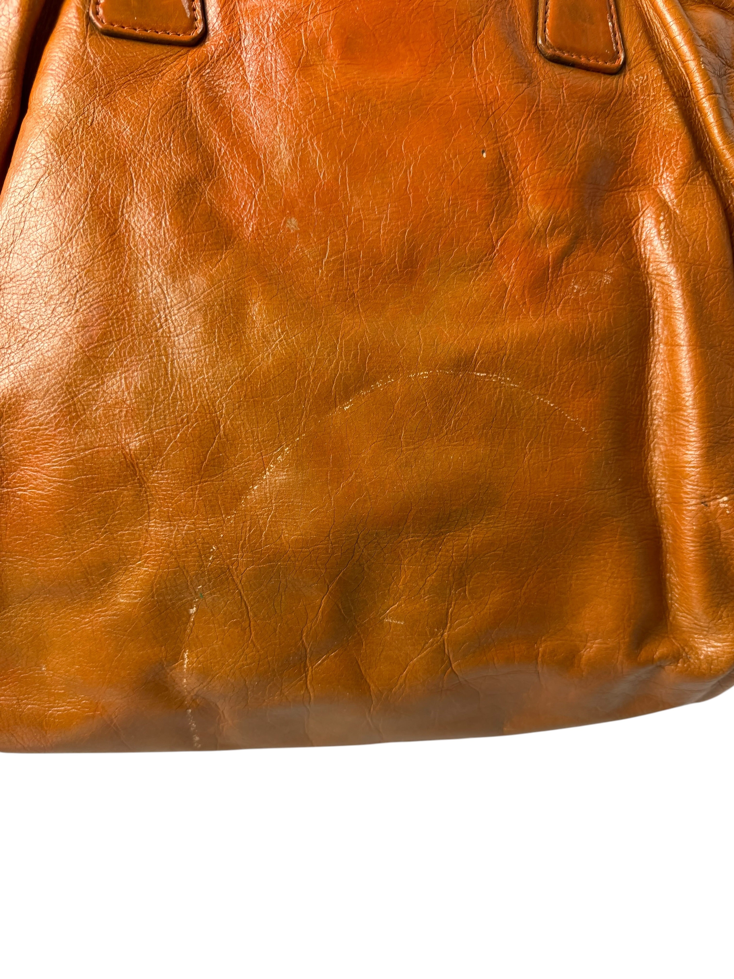Sac Prada en cuir brillant orange